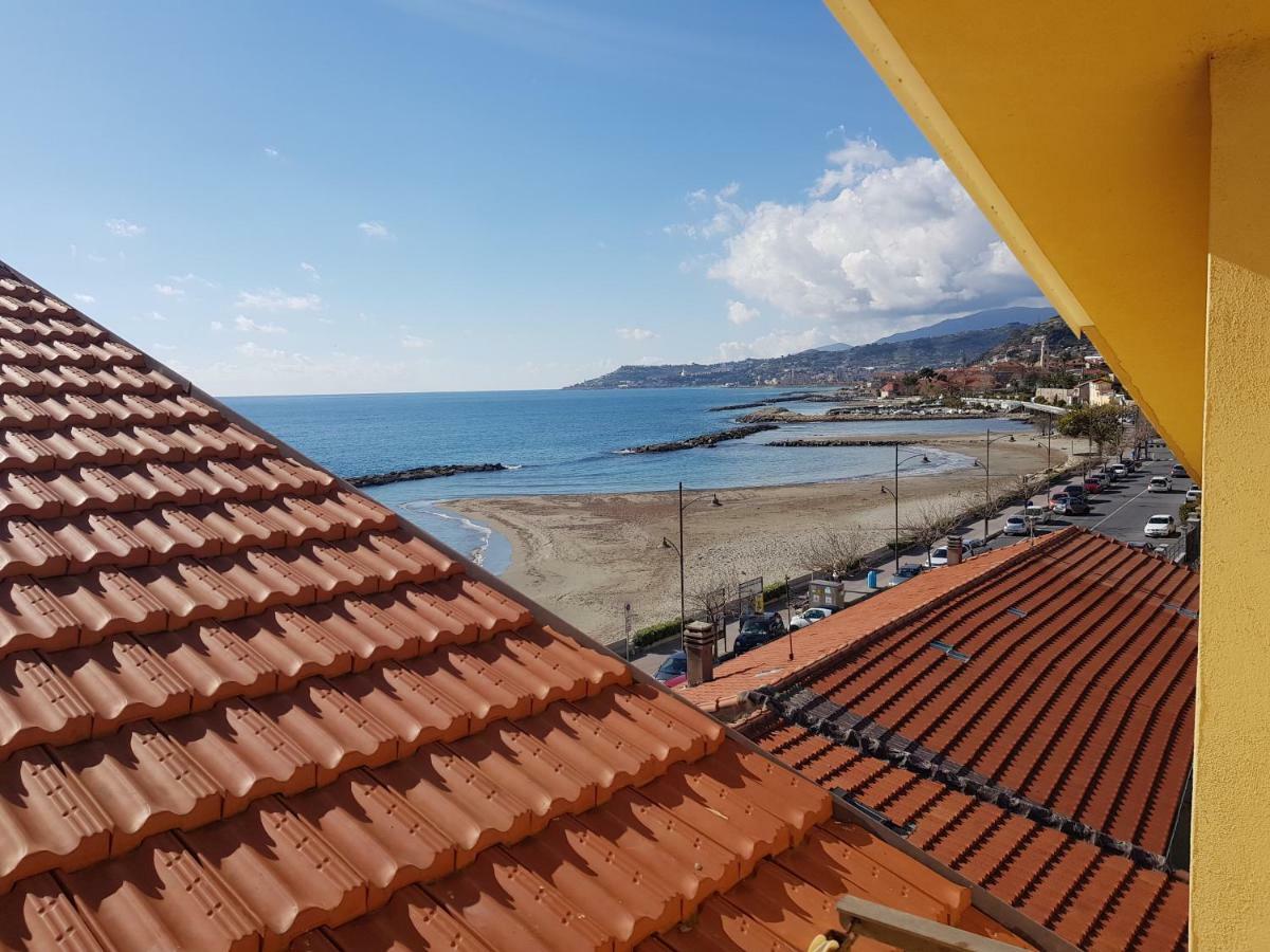 Il Convento Sul Mare Villa Santo Stefano al Mare Luaran gambar